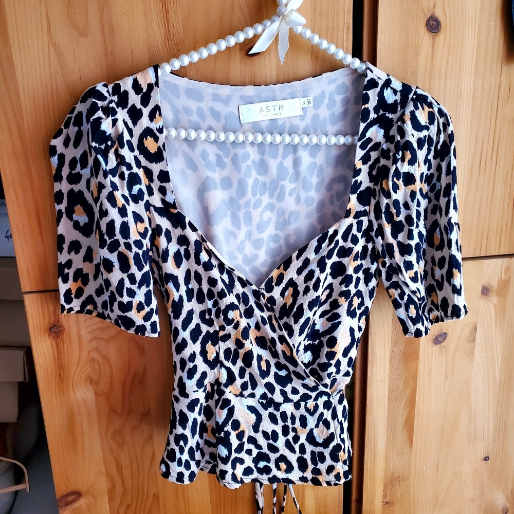 Astr The Label Cheetah Print Cotton Blend Wrap Top Size XS